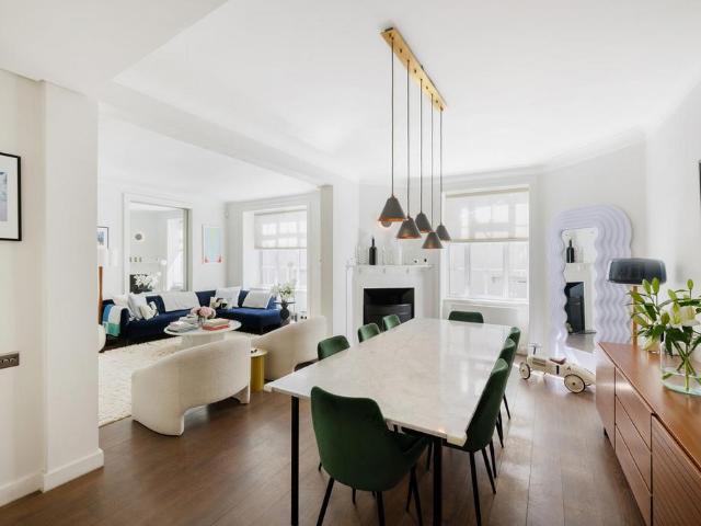 Flat for sale in Marylebone, Greater London