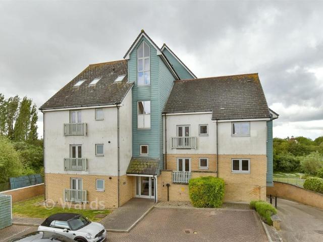Flat for sale in St. Marys Island, Gillingham