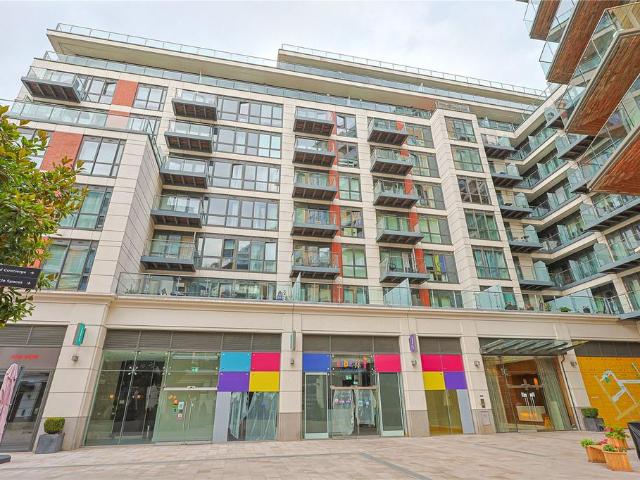 Flat for sale in London Borough of Ealing, Greater London