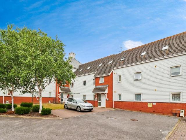 Flat for sale in Diss, Burgh St Peter
