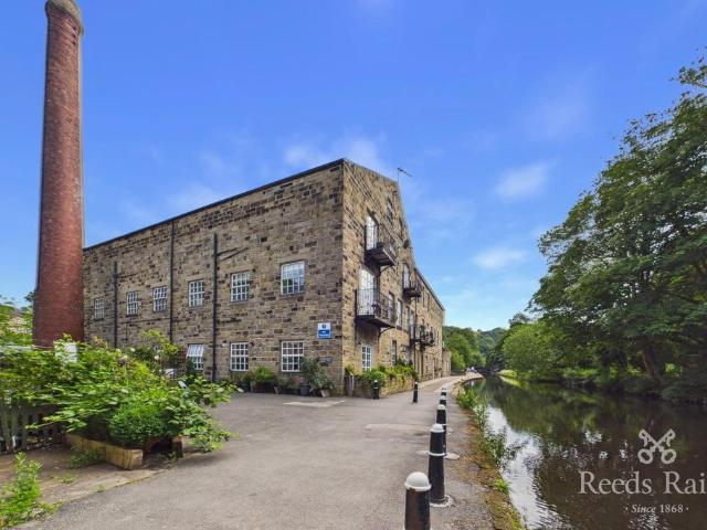 Flat for sale in Hebden Royd, Hebden Bridge