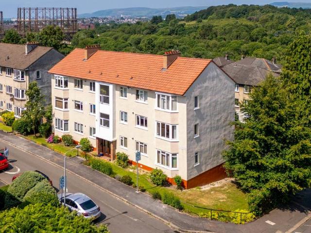 Flat for sale in Kelvindale, Scotland