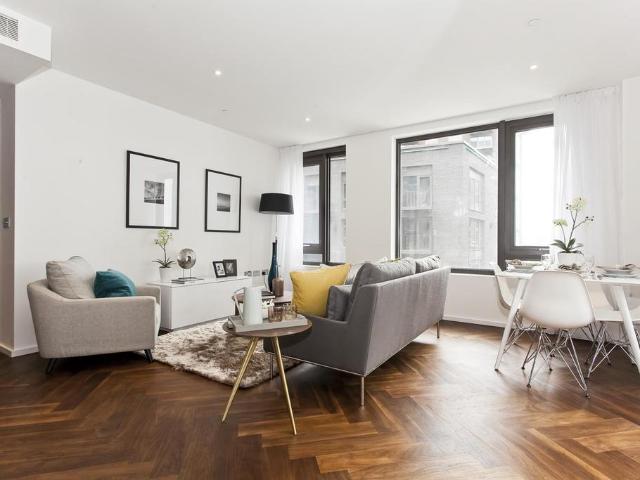 Flat for sale in Nine Elms, Greater London