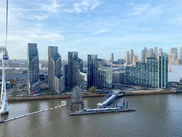 Flat for sale in Greenwich Peninsula, Greater London
