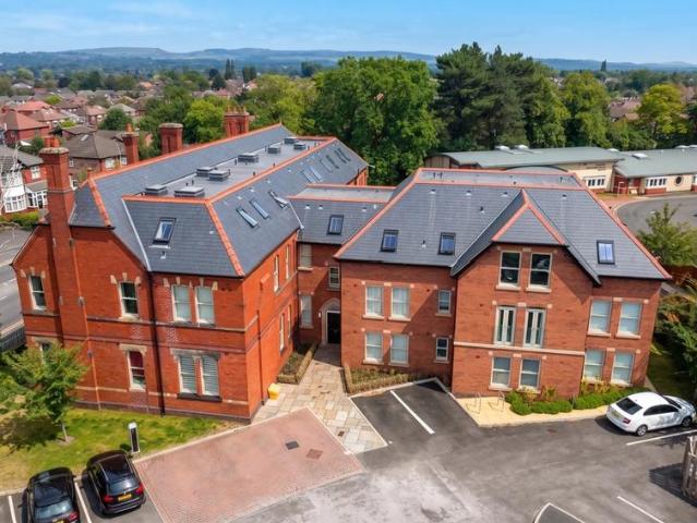 Flat for sale in Hazel Grove, Greater Manchester