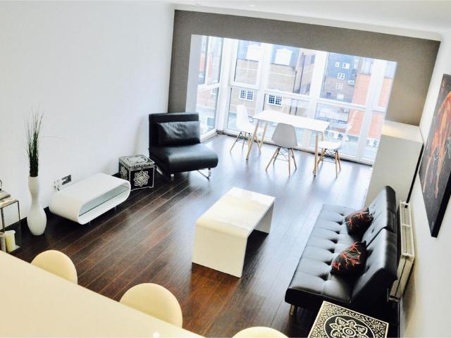 Flat for sale in St. George in the East, Greater London