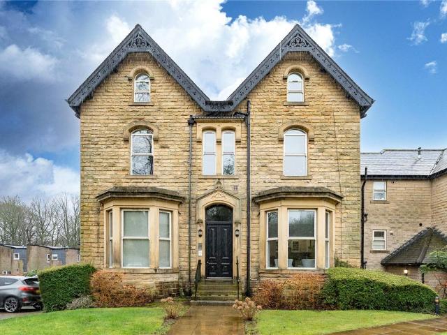 Flat for sale in Roundhay, West Yorkshire