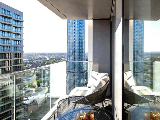 Flat for sale in Isle Of Dogs, Greater London