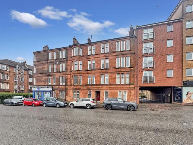 Flat for sale in Broomhill, Scotland