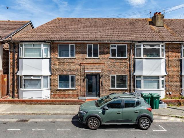 Flat for sale in Hangleton