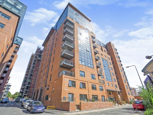 Flat for sale in Chinatown, Liverpool