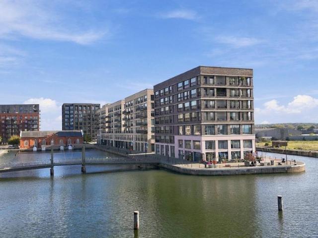 Flat for sale in London Borough of Newham, Greater London
