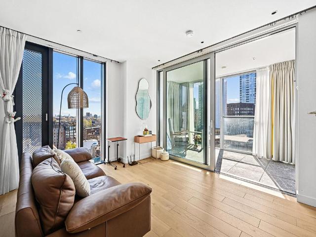Flat for sale in Hoxton, Greater London