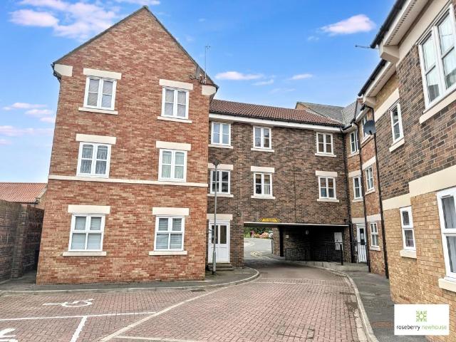 Flat for sale in Stokesley, North Yorkshire
