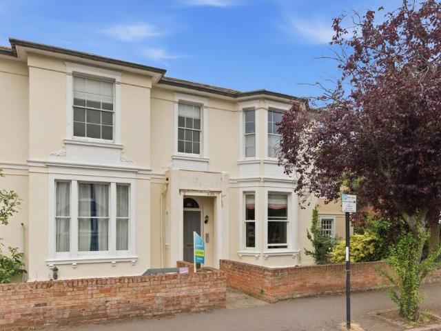 Flat for sale in Sydenham, Green Close