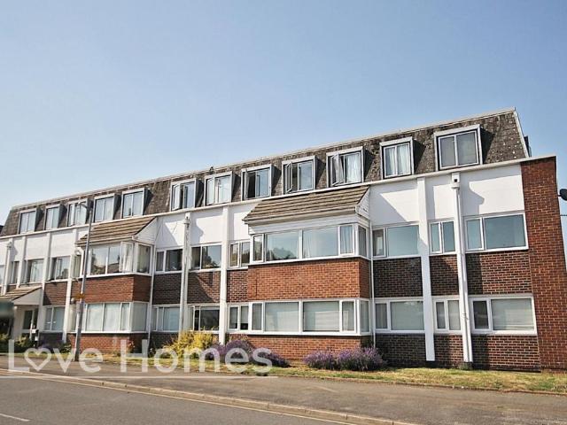 Flat for sale in Flitwick, Bedfordshire
