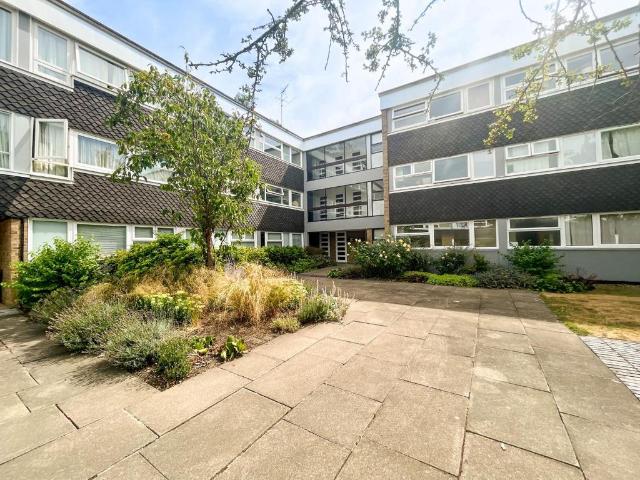 Flat for sale in Arbury, Cambridgeshire