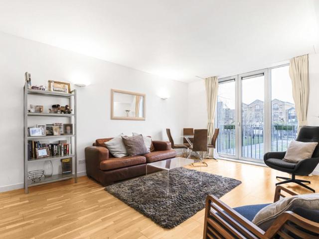 Flat for sale in Old Kent Road, Greater London