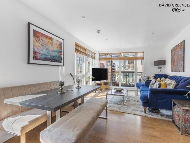 Flat for sale in Bromley-by-Bow, Poplar Grove