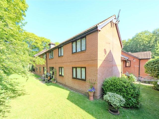 Flat for sale in Moortown, West Yorkshire
