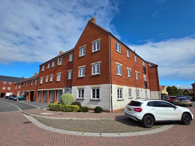 Flat for sale in Highbridge, Somerset