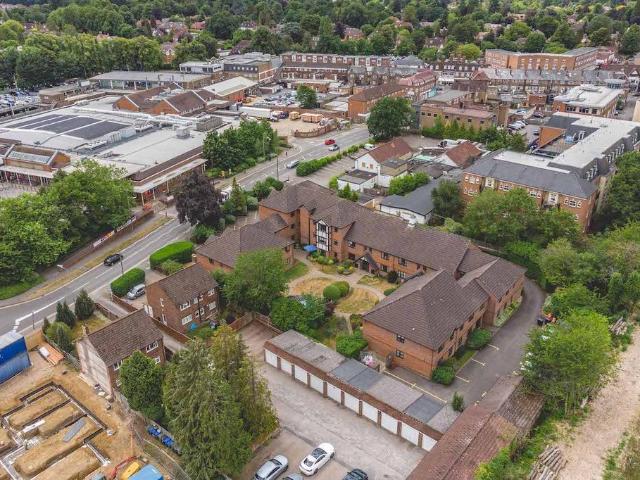 House for sale in Beaconsfield, Knotty Green