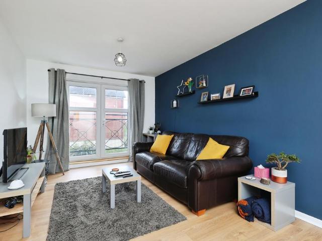 Flat for sale in Bank Top, Lee Bank