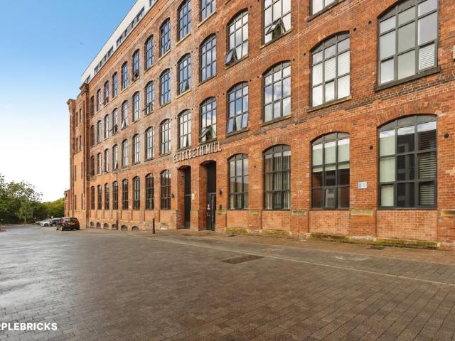 Flat for sale in Reddish, Greater Manchester