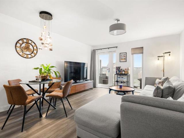 Flat for sale in Wokingham