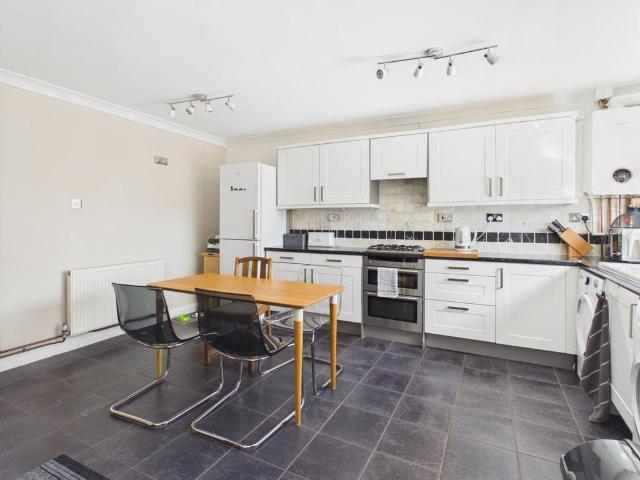Flat for sale in Farnham Common, Buckinghamshire