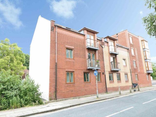 Flat for sale in Old Town, Hull