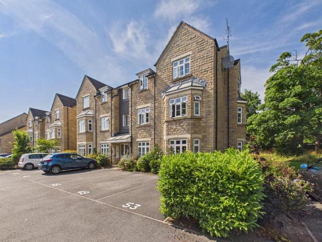 Flat for sale in Bingley, West Yorkshire
