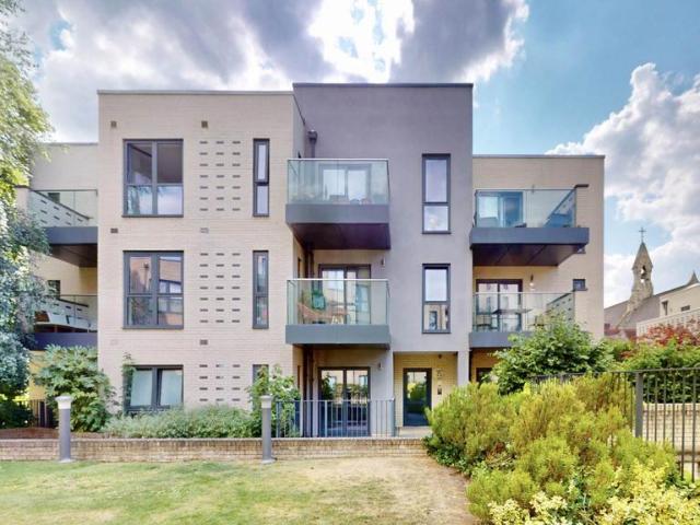 Flat for sale in Muswell Hill, Greater London