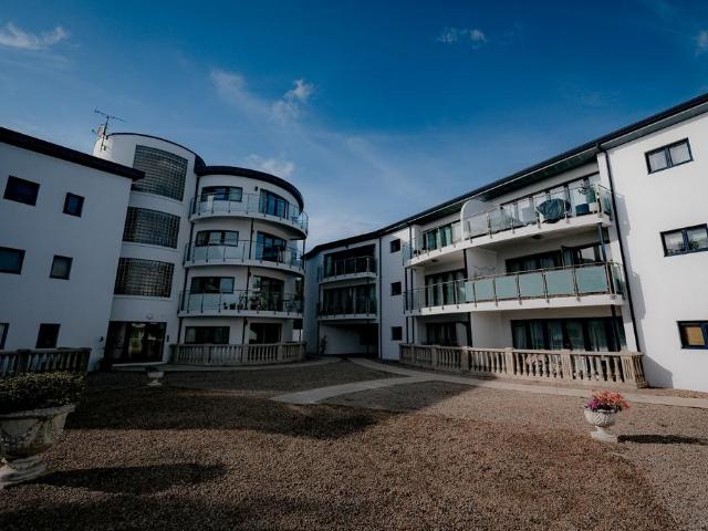 Flat for sale in St Helier, Greater London