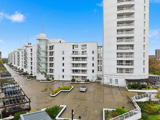 Flat for sale in Silvertown, Greater London
