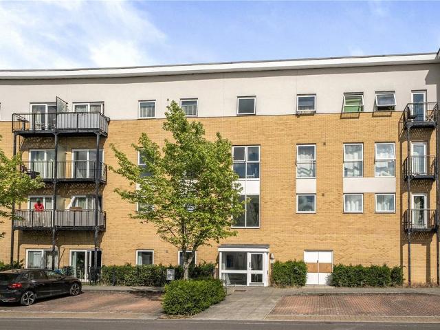Flat for sale in Whitley, Reading
