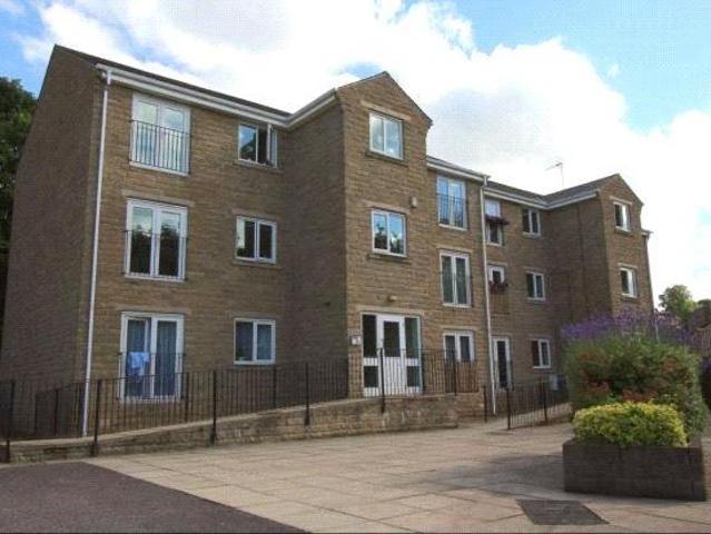Flat for sale in Cleckheaton, West Yorkshire