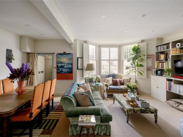 Flat for sale in Brook Green, Greater London