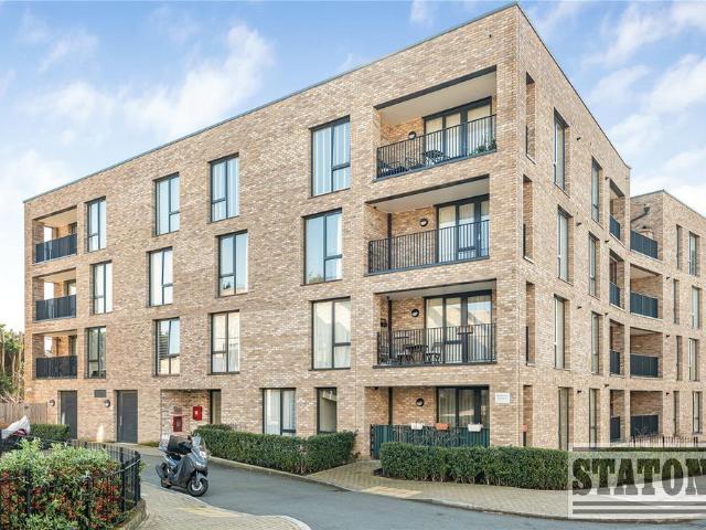 Flat for sale in High Barnet, Isle Of Man