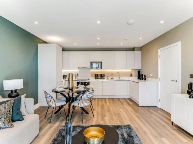 Flat for sale in Golders Green, Greater London