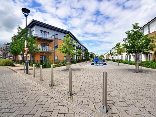 Flat for sale in West Drayton, Greater London