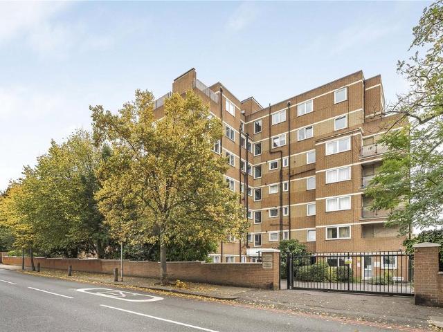 Flat for sale in Putney, Greater London