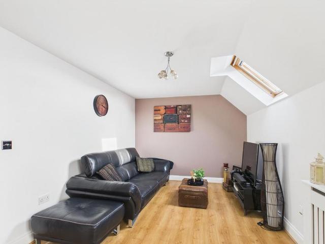 Flat for sale in King's Walden, Hertfordshire