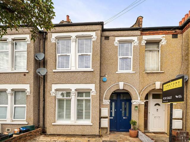 Flat for sale in London Borough of Bromley, Greater London