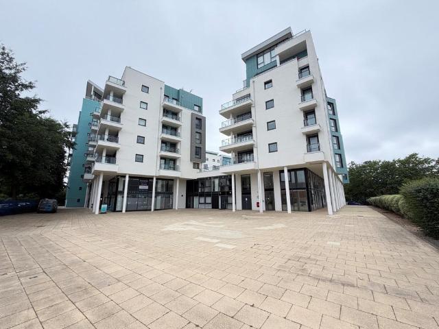 Flat for sale in Ocean Village, City Of Southampton