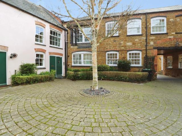 Flat for sale in Rothwell
