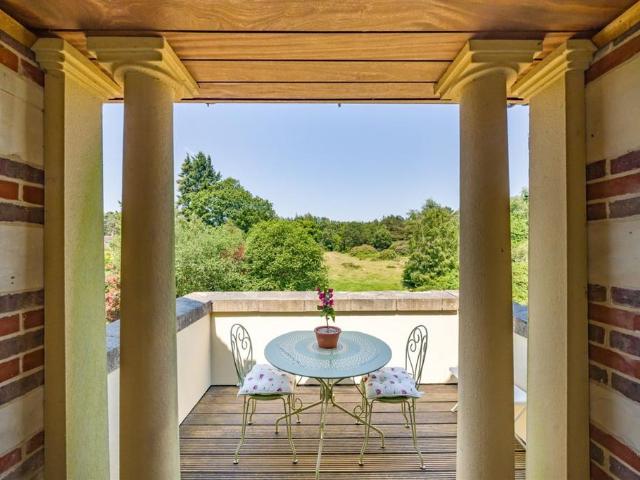 Flat for sale in Littlecote, West Sussex