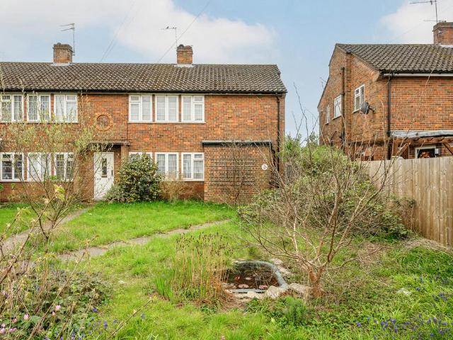 Flat for sale in Whitton, Greater London