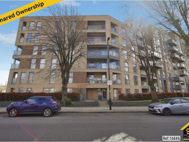 Flat for sale in Loughborough Junction, Greater London