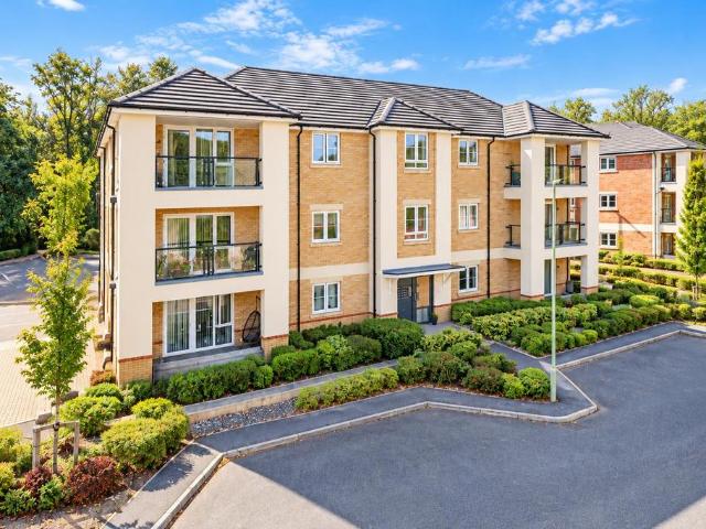 Flat for sale in Helios Park, Hart
